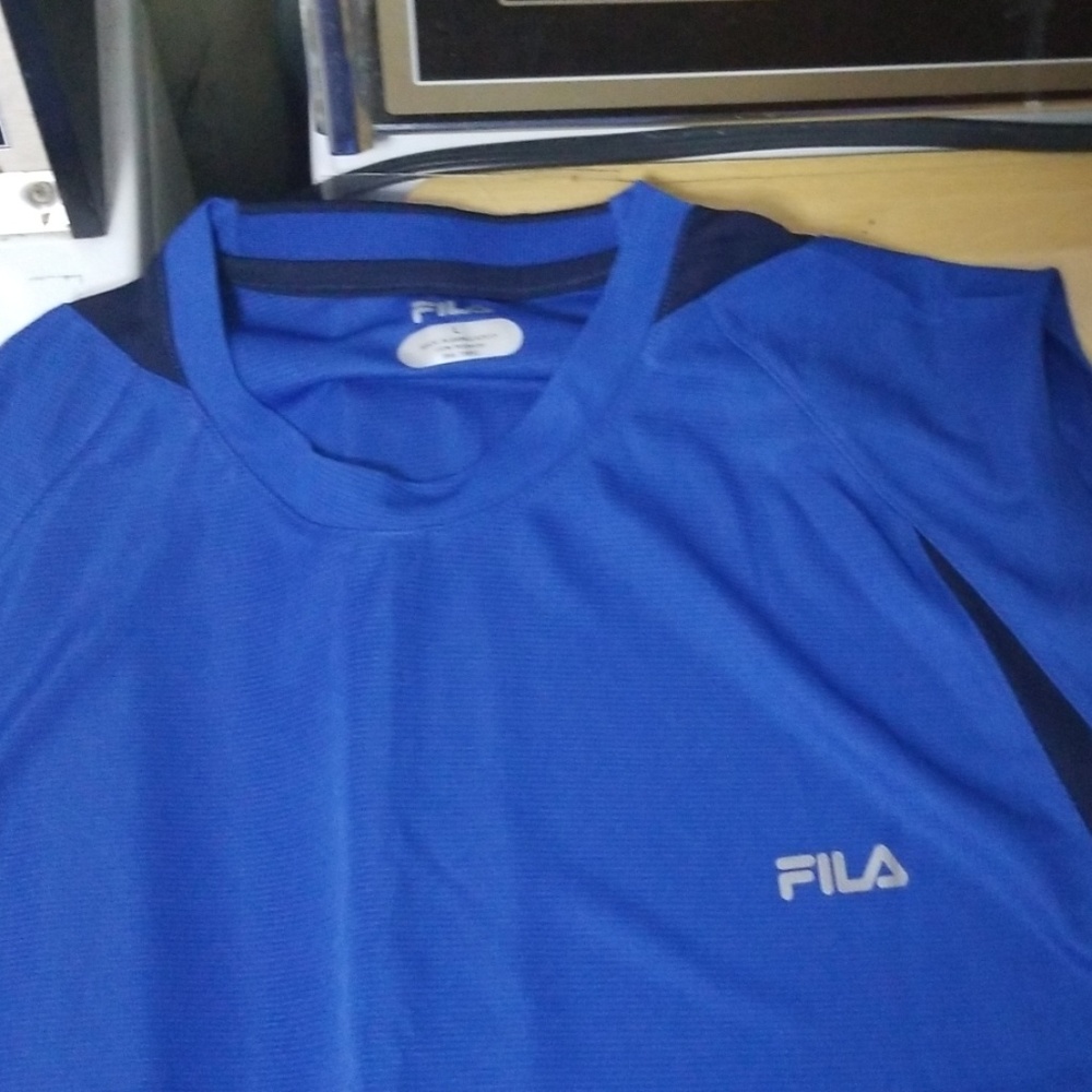 Athletic shirt